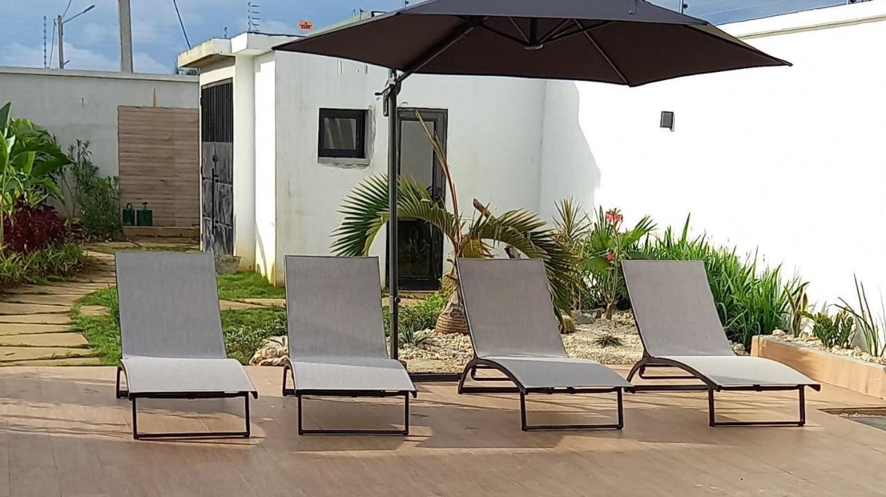 Villa Bolati, Avec Piscine, Jacuzzi, Jardin Et Vue Bonoua Exterior photo