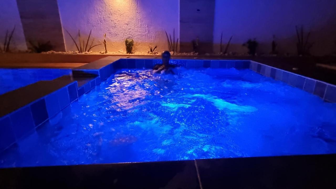 Villa Bolati, Avec Piscine, Jacuzzi, Jardin Et Vue Bonoua Exterior photo