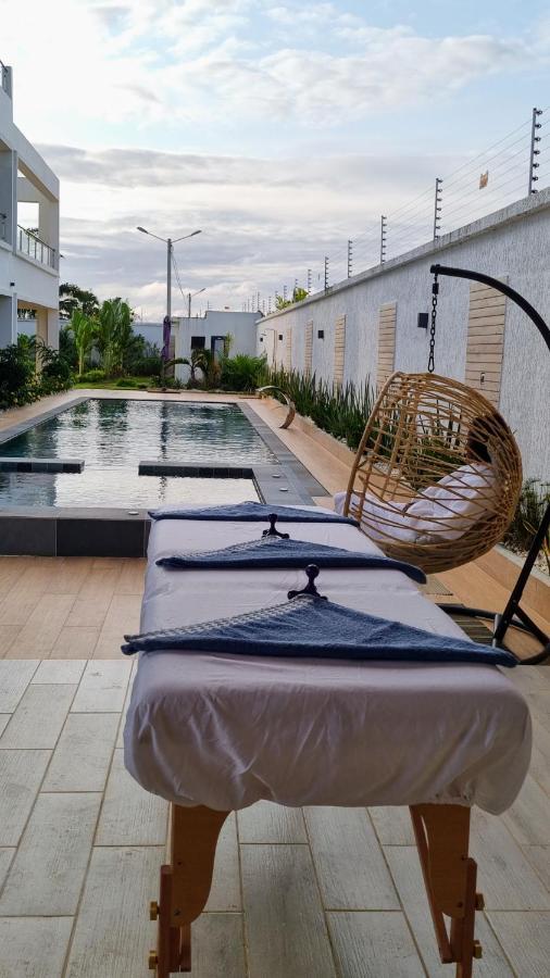 Villa Bolati, Avec Piscine, Jacuzzi, Jardin Et Vue Bonoua Exterior photo